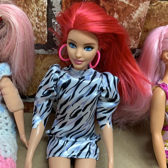 Three barbie Mattel dolls - Picture 8 of 17